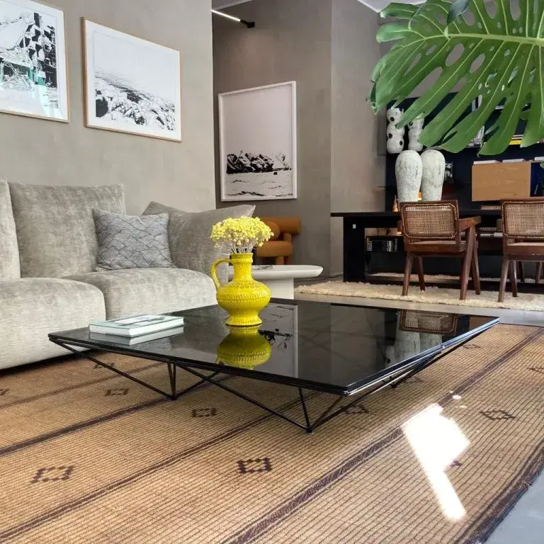 Alanda 18 Table Replica - View 2