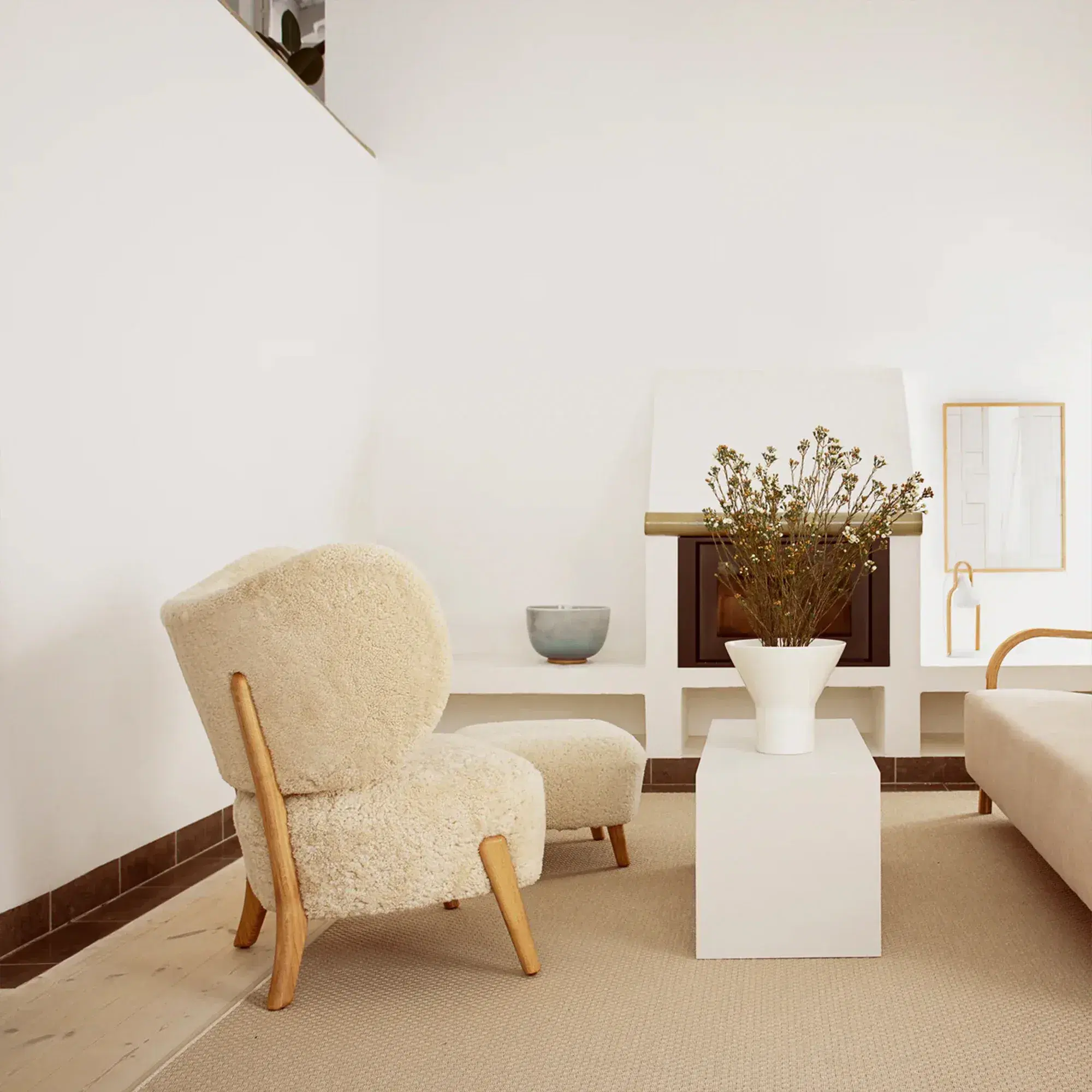 Mazo Lounge Chair with Ottoman Replica - View 11