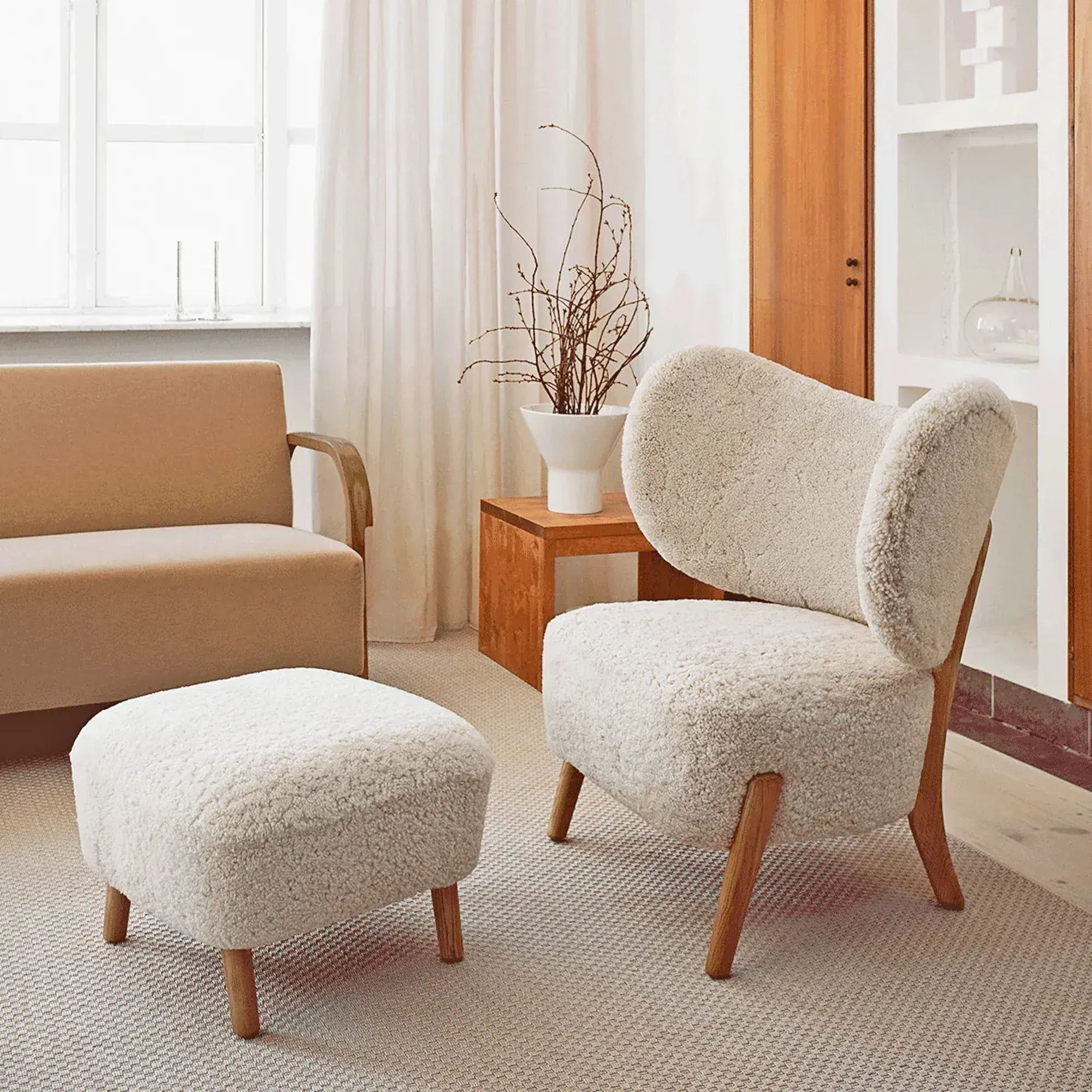 Mazo Lounge Chair with Ottoman Replica - View 9