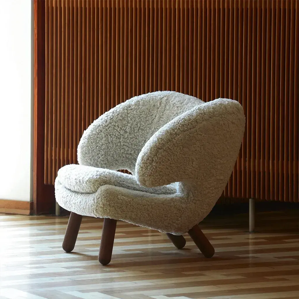 Pelican Chair Replica - View 13