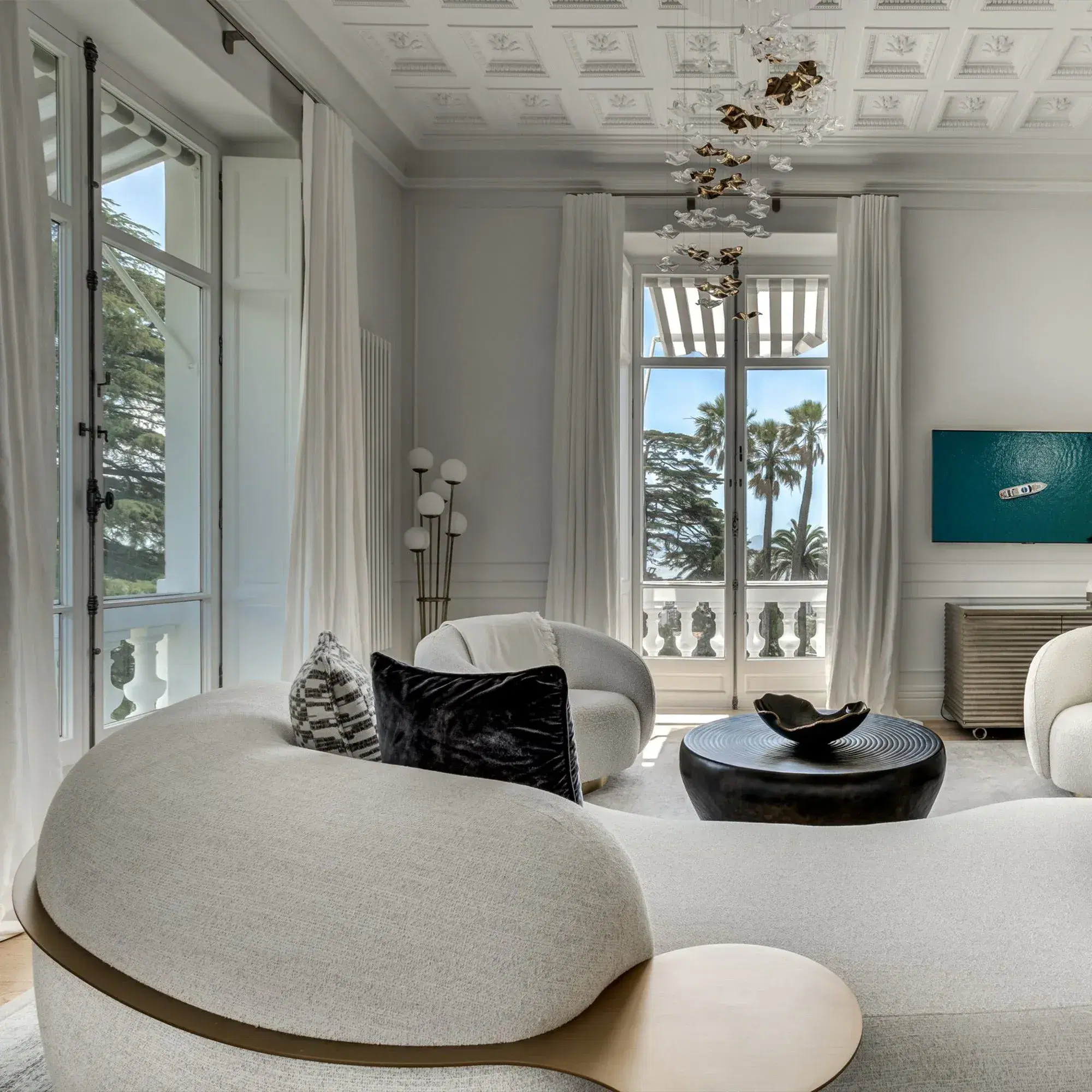 Tateyama Sofa Replica - View 9